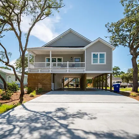 Suga Shack By Oak Island Accommodations